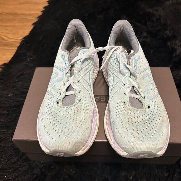 NEW BALANCE athletic training running lace up shoes sneakers women's 8 - Picture 2 of 8